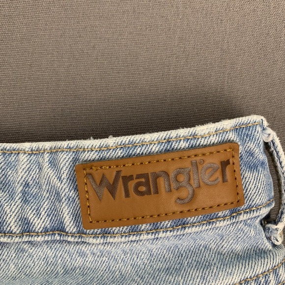 Wrangler Denim Shorts Women 14 Light Wash Mid-Rise "Vintage" Short Cut Off Booty - Picture 12 of 14